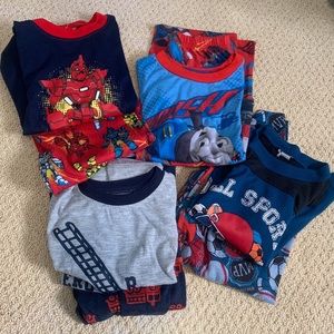 Bundle of 4 sets pajamas 4T